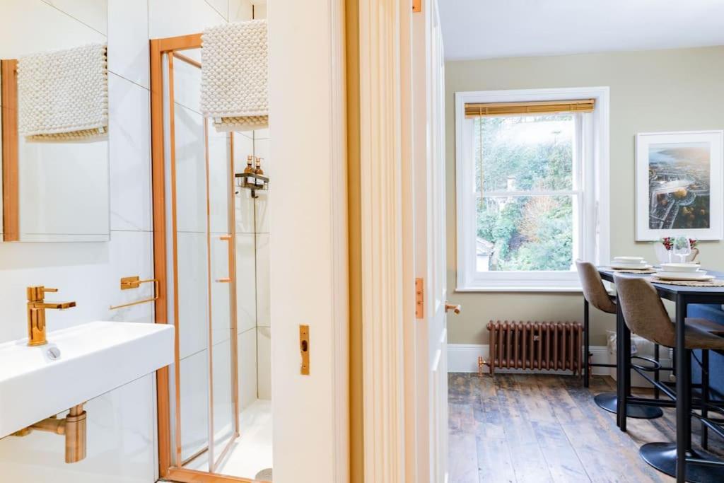 Stunning Boutique Flat In Central Location - Beatrice 巴斯 外观 照片