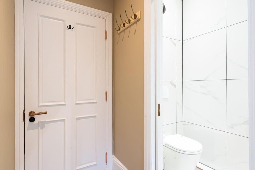 Stunning Boutique Flat In Central Location - Beatrice 巴斯 外观 照片