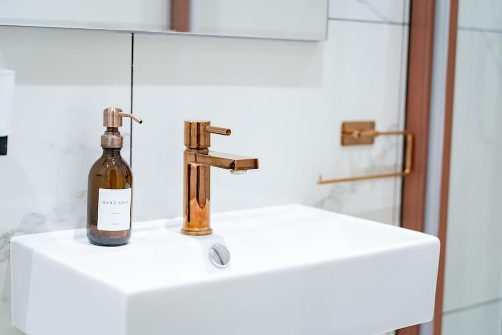 Stunning Boutique Flat In Central Location - Beatrice 巴斯 外观 照片